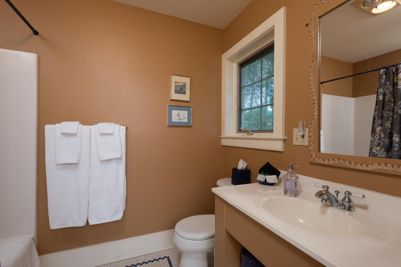 Strong House Inn Vergennes Exterior foto